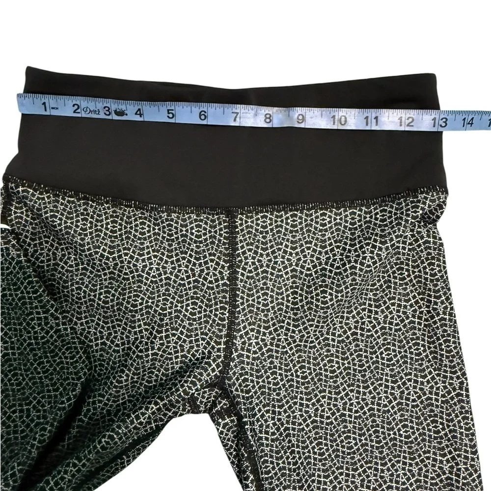 PRANA CROP LEGGING PANT Black White Geometric Pattern Back Zip Pocket S